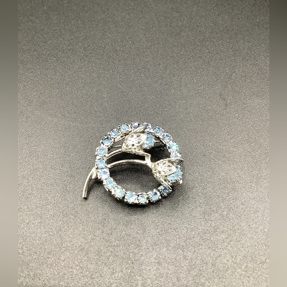 VINTAGE crystal flower rose brooch